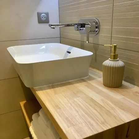 Vannes Lodge Apartament *